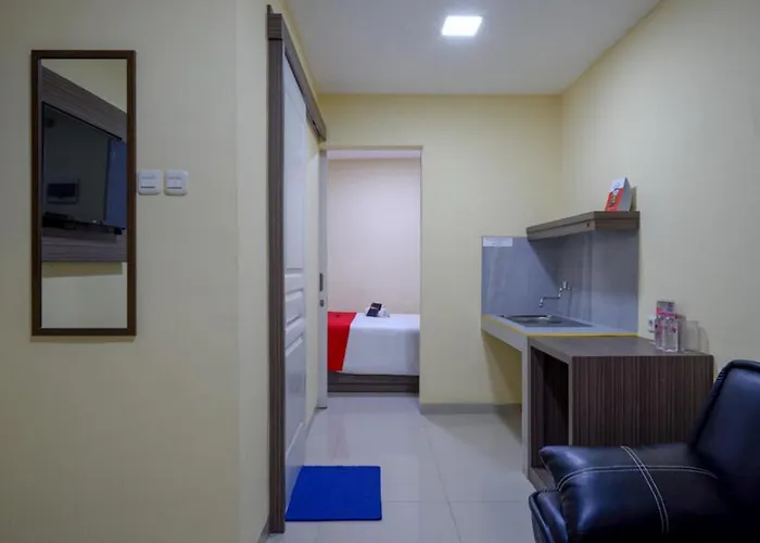 RedDoorz Plus near Paragon Mall Semarang